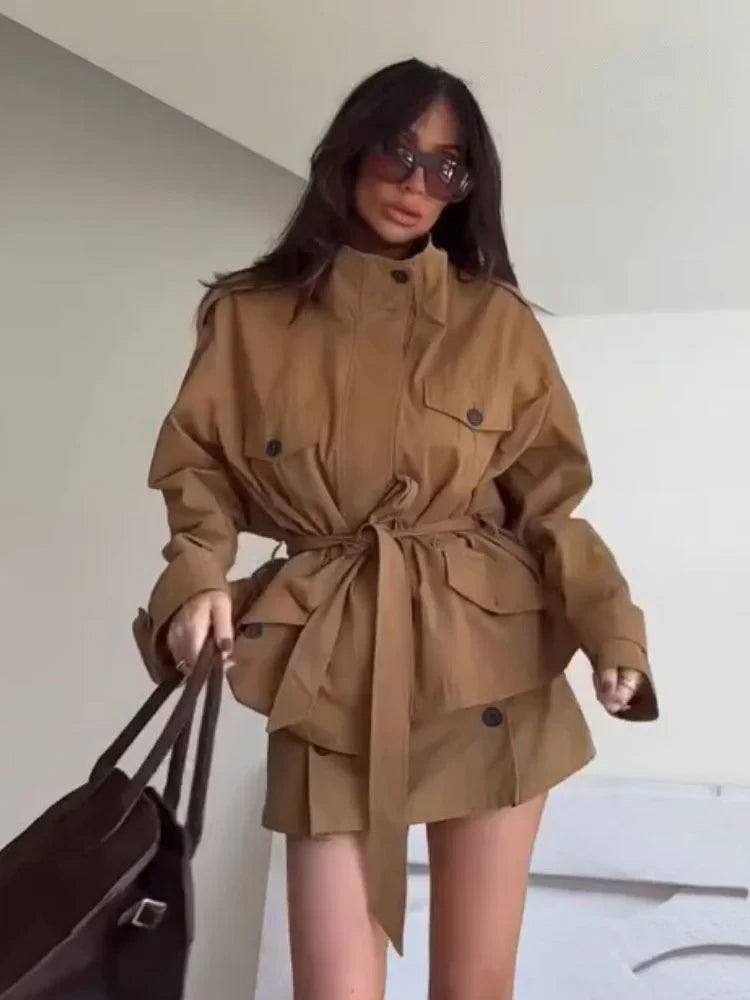 Kate Hochgeschlossene Taillierte Jacke & Skort Set