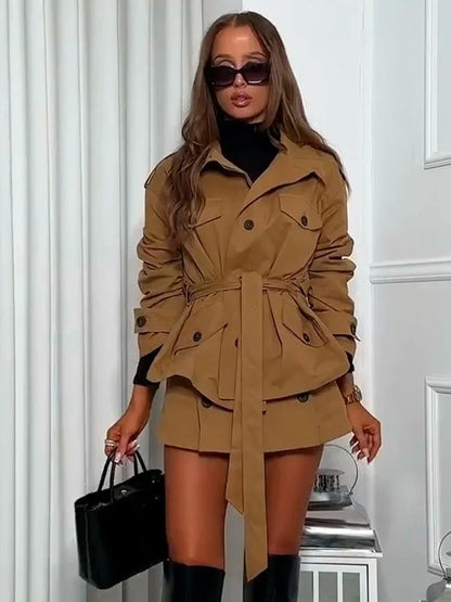 Kate Hochgeschlossene Taillierte Jacke & Skort Set