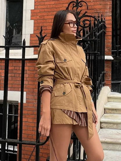 Kate Hochgeschlossene Taillierte Jacke & Skort Set