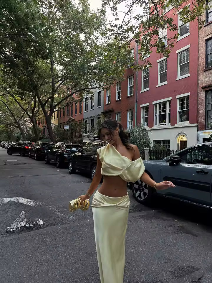 Sienna Satiniertes Falten Crop-Top & Rock-Set