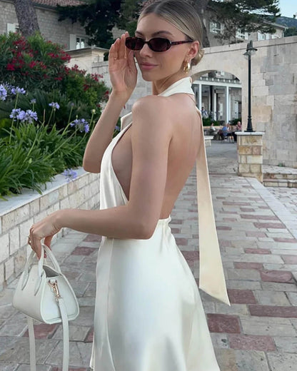 Fiona Satin Mini mit offenem Rückenteil