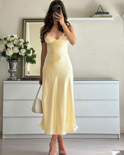 Yasmine Rückenfreies Satin-Midikleid