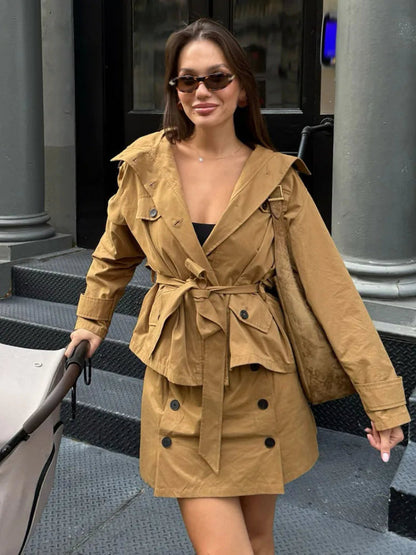 Kate Hochgeschlossene Taillierte Jacke & Skort Set