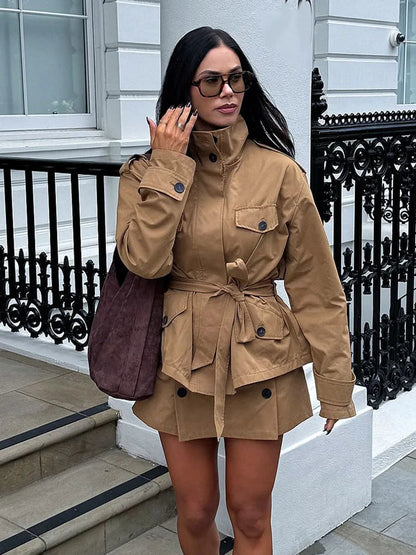 Kate Hochgeschlossene Taillierte Jacke & Skort Set