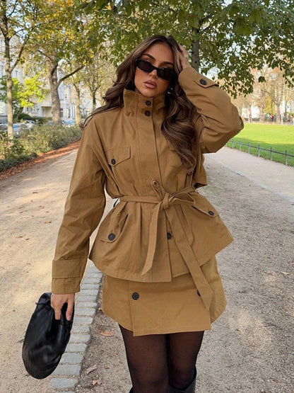 Kate Hochgeschlossene Taillierte Jacke & Skort Set