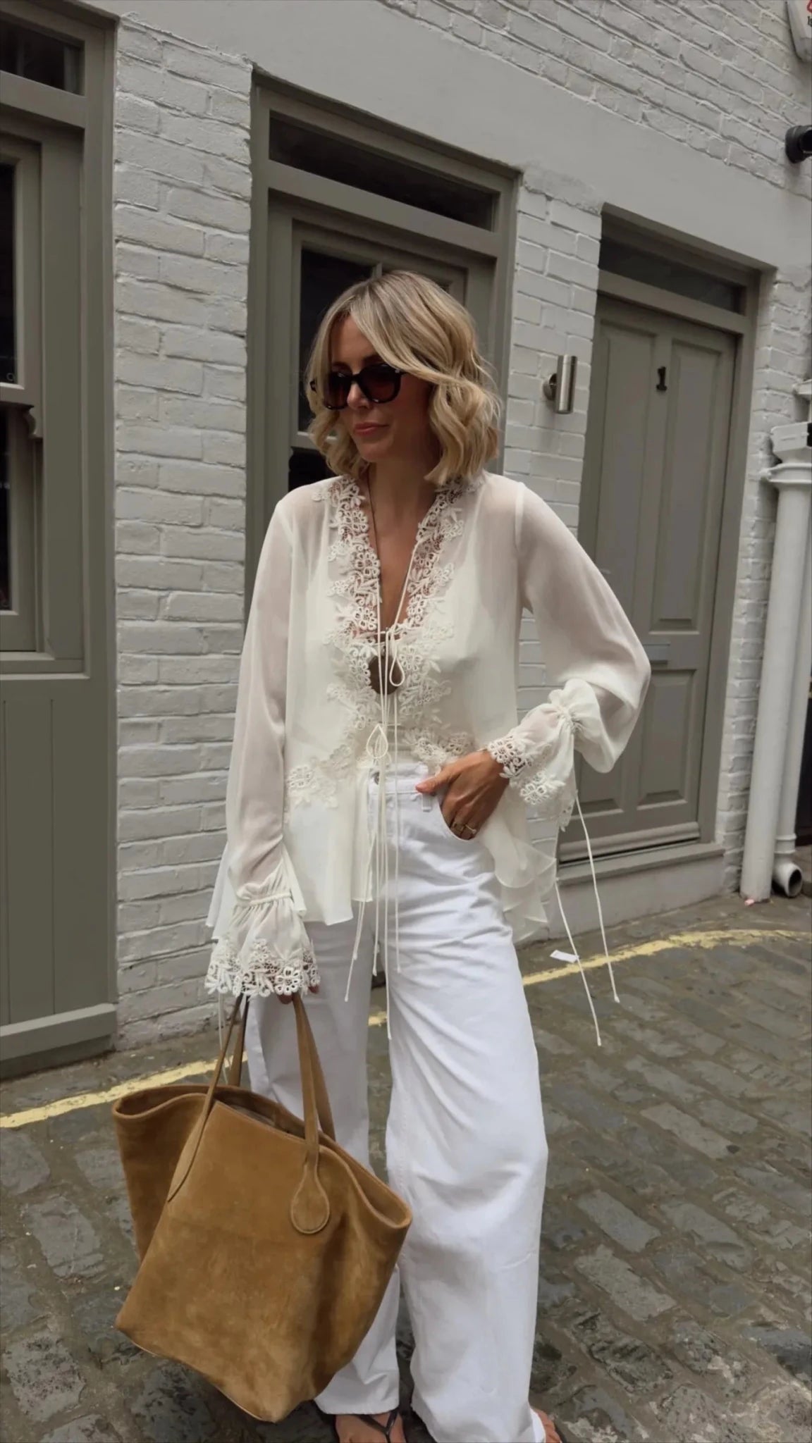 Amaia Front-Tie Spitzen-Top