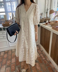 Aurore Maxi-Kleid mit V-Ausschnitt und Stickerei