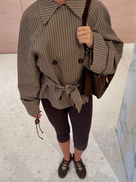 Daniela Karo-Taillierter Trenchcoat mit Gürtel