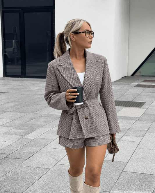 Elma Hahnentritt Gürtel-Shorts-Anzug