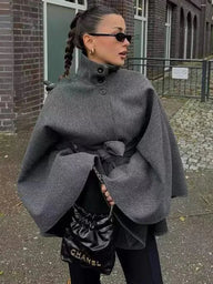 Gina taillierte Cape-Jacke