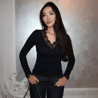 Jade Spitzen V-Ausschnitt Slim-Fit Top