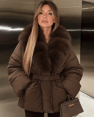 Octavia Parka mit Gürtel, Steppung und Kunstfellkragen