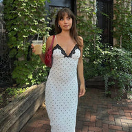 Ophelia Kleid mit Spitzensaum und Polka-Dots