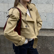 Sarah Kurze Trenchjacke